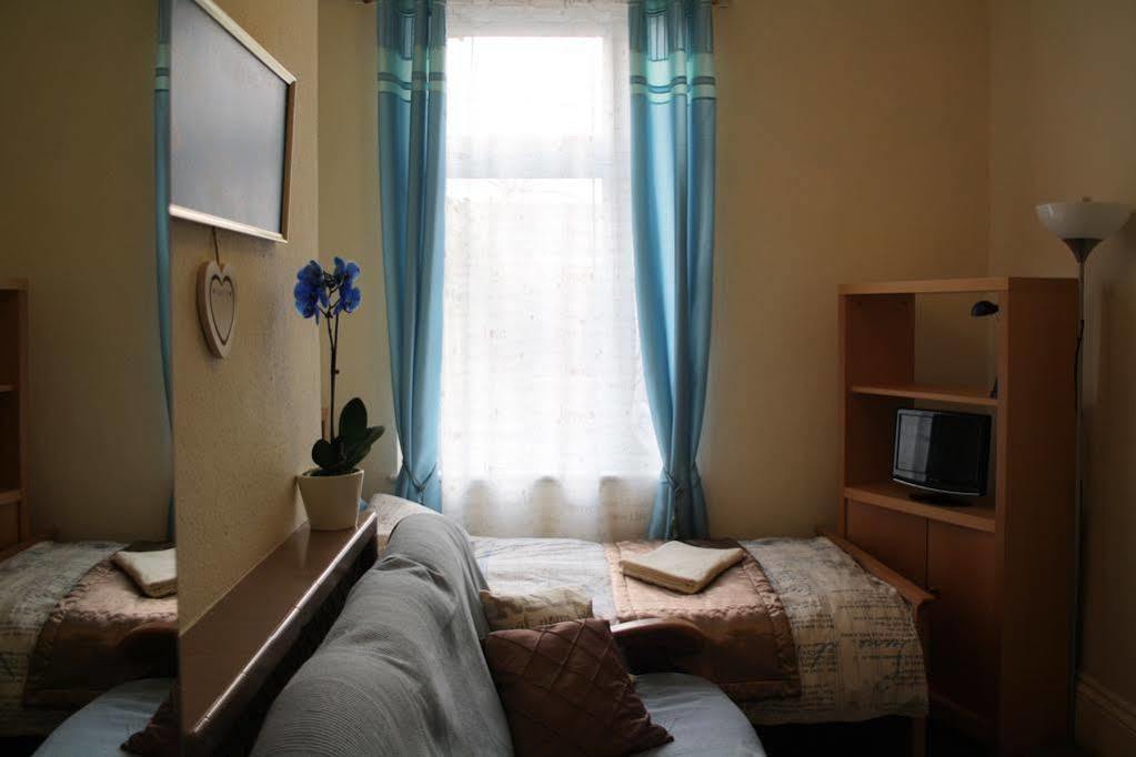 East Midlands Guesthouse Дербі Екстер'єр фото
